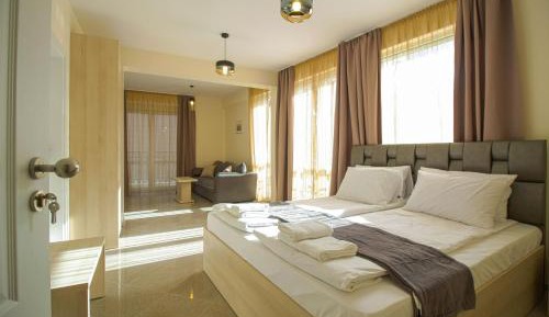 King Studio with Sofa Bed