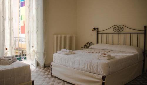 Quadruple Room with Private Bathroom