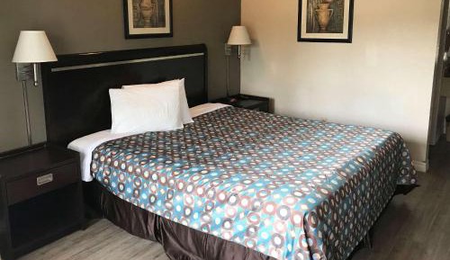 King Room - Non-Smoking