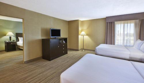 King Suite with Whirlpool - Non-Smoking