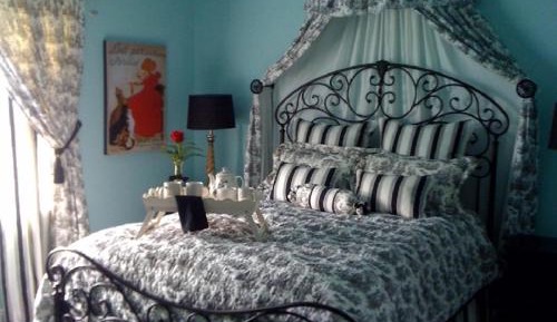 Deluxe King Suite