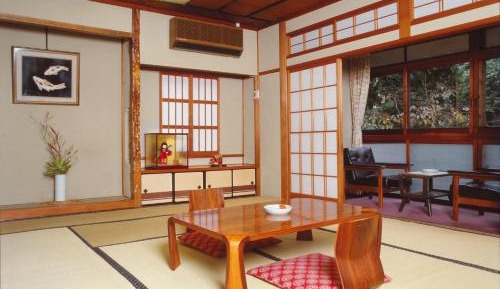 Large Japanese Style Room