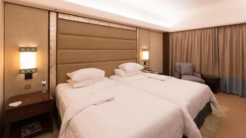 Deluxe Twin Room Sea View (Main Wing)