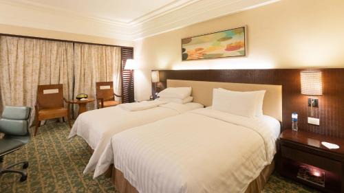 Premier Twin Room (Ocean Wing)