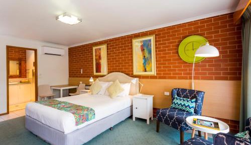 Deluxe Queen Room