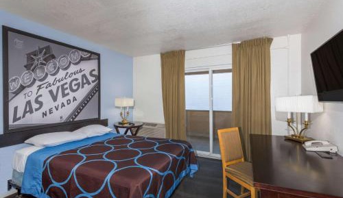 Deluxe Queen Room -  Non-Smoking