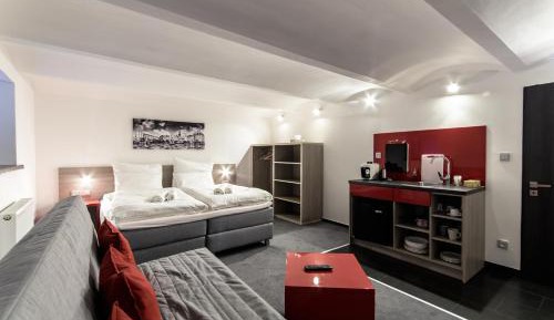 King Studio with Sofa Bed