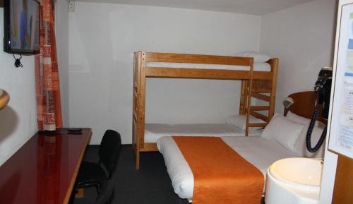Family Room (2 Adults + 2 Children)