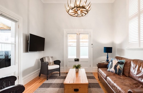 Benalla House | Admire Classic Victorian Features at the Old Butcher's House