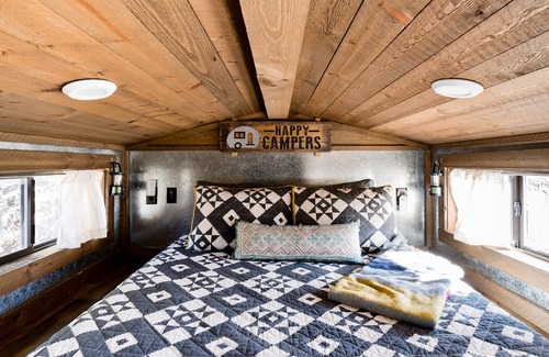 Sedona House | Renew Cabin with Private Stargazing Hot Tub and Yoga Deck