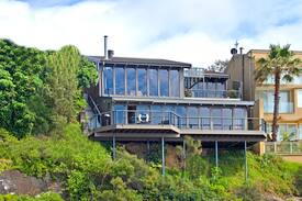 Patonga Apartment | Seabreeze, a unique waterfront/beachside property