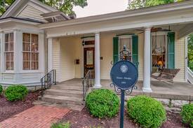 Franklin House | Historic "Rhodes-House" on W Main