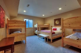 La Sal Cabin | Hidden Oaks Lodge