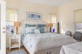 Prides Crossing House | PrivateBeach for 2 Adults, Gloucester MA SquishInn