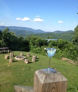 Banner Elk House | Hilltop Hideaway Cabin on 6 acres VIEWS & hot tub