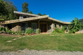 Lupton City House | The Cavern on the Green. Ancient architecture