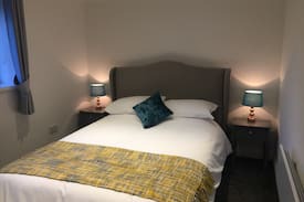 Willerby Cabin | The Willows - Garden Guest Cottage