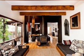 Myola House | NEW LISTING Metta: Funky beach house in Jervis Bay