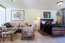 Morongo Valley House | Pueblo Suite at the Garden Oasis