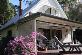 Maleny Cabin | Balfour Cottage on the Lake