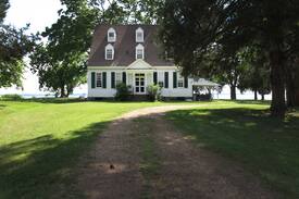 Nuttsville House | Waterfront Family Getaway On The Rappahannock