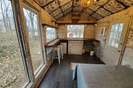 Huron Cabin | Whispering Walleye - Bait House Cabin