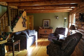 Oakley Cabin | Critter Cove