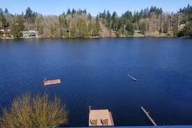 Warm Beach House | Fish, swim, paddle, relax at Lake Howard House