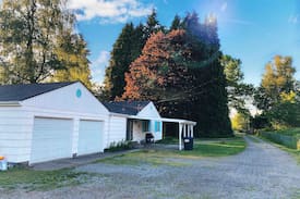 Tumwater House | The Urban Orchard 2BR 1BA Newly Renovated