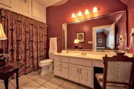 Eufaula Bed & Breakfast | Eufaula House on Barbour, the Orange Suite