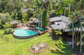 Ewingsdale House | Villa Byron with guest house