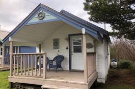 Grayland House | Captain's Cabin (Rudy's Happy Place)