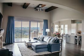 Lakeway House | Little La Jolla Resort in Austin!