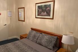 Penrith Bed & Breakfast | Australian Arms Hotel Accomdation