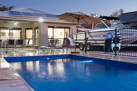 Renmark Villa | Renmark River Villas - 48B James Ave (with pool)