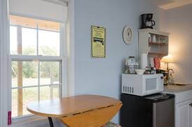 Gordonsville Cabin | "The Little House" at Shade Tree Cottage