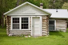 Cameron Cabin | FX Ranch Rustic Pioneer Cabin