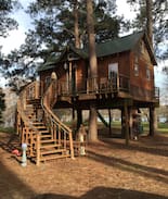 Shreveport Other | Cedar Treehouse on Cross Lake
