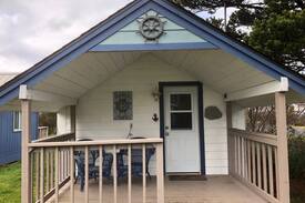 Grayland House | Captain's Cabin (Rudy's Happy Place)