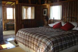 Suttons Bay Cabin | The Cottage at Silver Leaf Vineyard