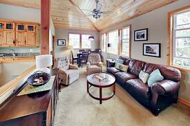 Neskowin House | Treehouse by the Sea w/ Hot Tub, 1 Block to Beach