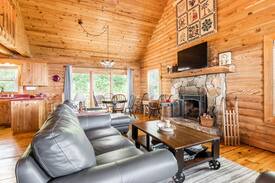 Lynn Cabin | Altitude Adjustment - Close to TIEC and Lake Lure