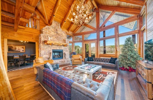 Royal House | Luxury by Lakes Hamilton & Ouachita w/ Heated Pool