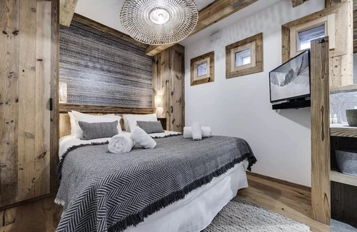 Le Fornet Apartment | Residence Les Rives De L Isere - 6 Rooms for 10 People