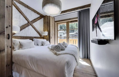 Le Fornet Apartment | Residence Les Rives De L Isere - 6 Rooms for 10 People