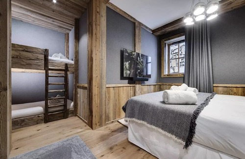 Le Fornet Apartment | Residence Les Rives De L Isere - 6 Rooms for 10 People