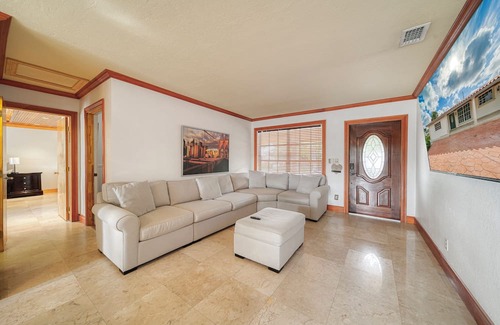Westchester House | Gated Miami pool house