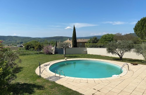 Saint-Laurent-de-Carnols Cabin | Jolie Villa Spacieuse Avec Piscine Vallée de la Cèze