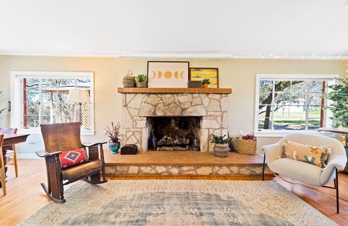 Sunset Oaks House | Where the good ol' days still live | The Heyday by Lodgewell