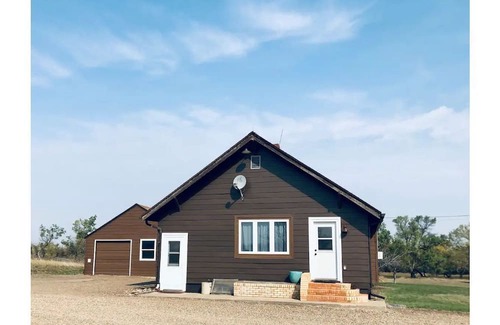 Raymond Cabin | Country Farmhouse- rural, cabin style, rustic ranch house